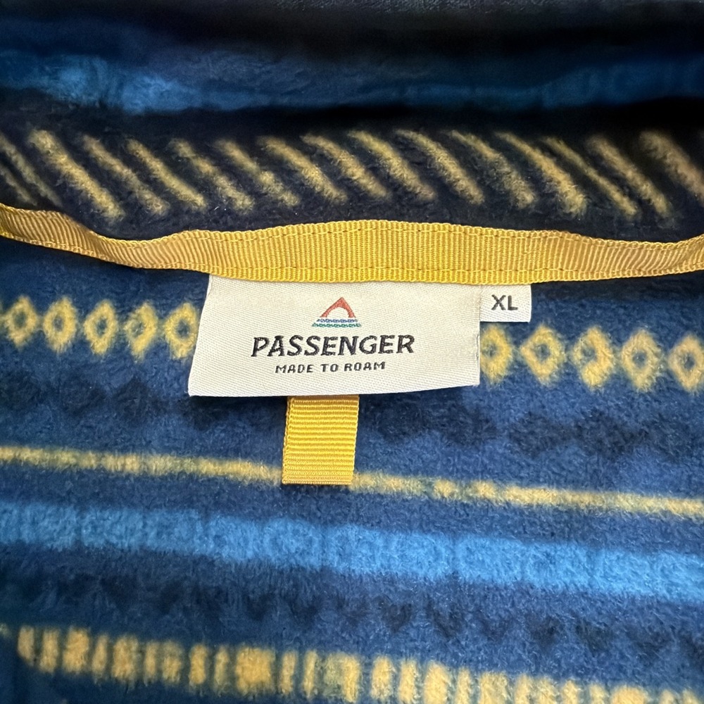 Passenger Men's Set Off Recycled Polar 1/4 Zip Fleece Pullover XL Blue Yellow - Picture 2 of 13